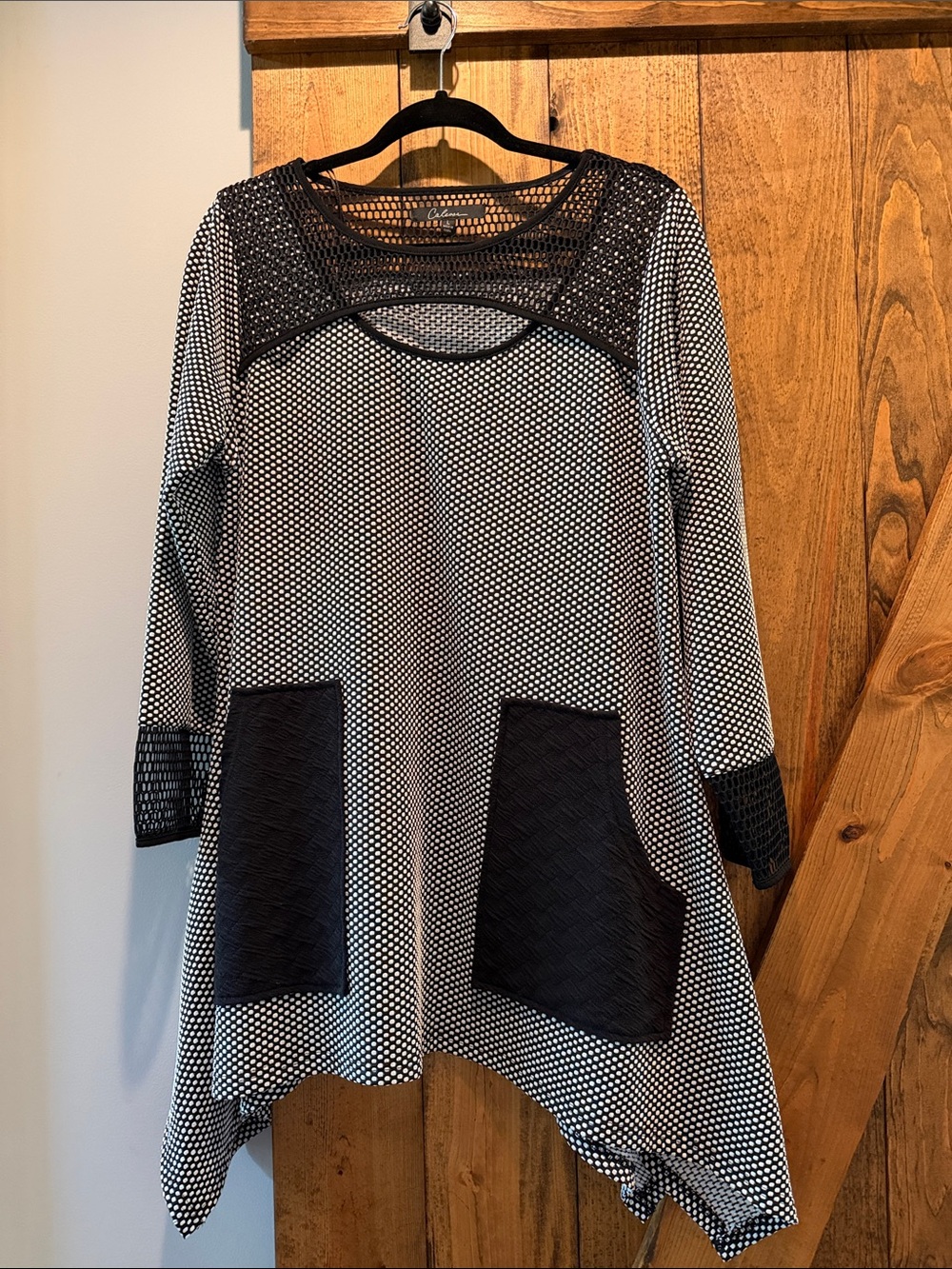 Caleaasa Black Mesh Top - L